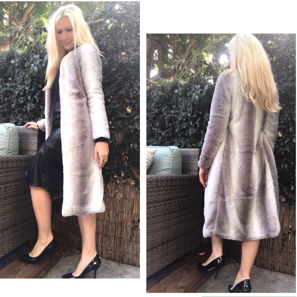 🤩Long Gray Faux Fur Coat🌟 - Picture 2 of 4